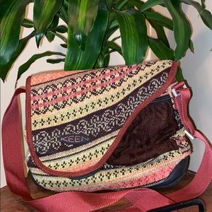 KEEN purse